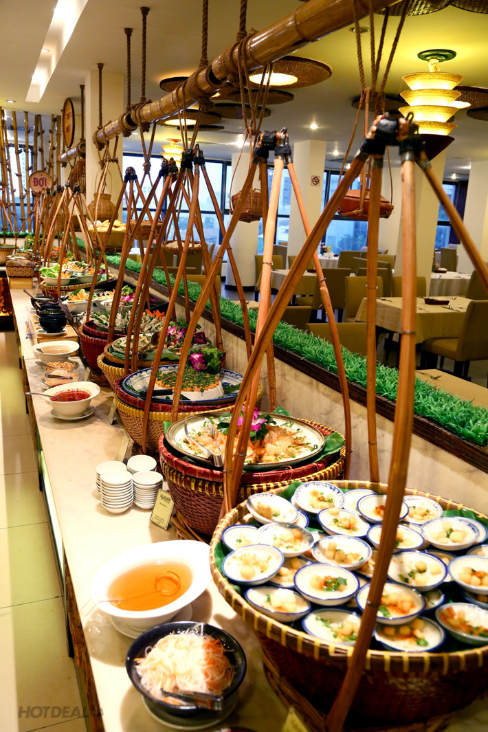 Buffet Gánh Buổi Trưa Tại Khách Sạn Palace