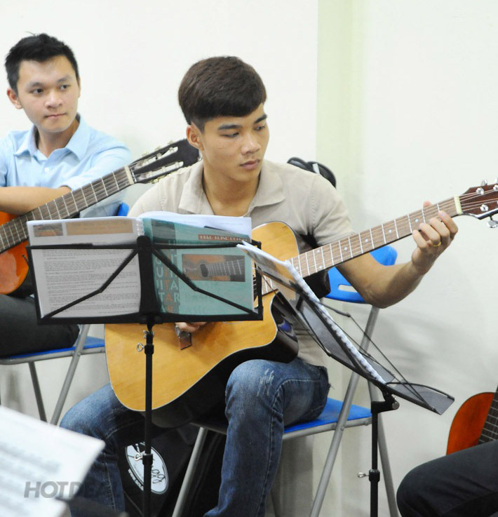 Khóa Học Guitar/Thanh Nhạc 12 Buổi Tại Trung Tâm Talent