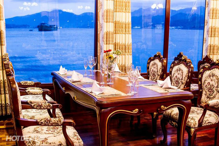 Nha Trang Emperor Cruise 5* - Ngắm Hoàng Hôn - Ăn Tối Set Menu 05 Món