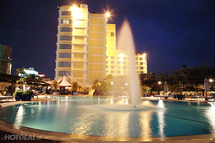 Trải Nghiệm Hồ Bơi Đẳng Cấp Sang Trọng Bậc Nhất Sài Gòn Tại New World Saigon Hotel